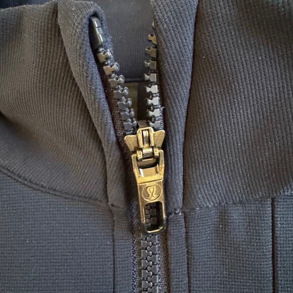 Lululemon Mens Lululemon Sojourn Track Jacket True Navy Size Small EUC Zip Front - Picture 9 of 15